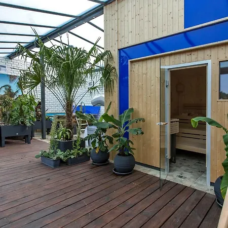 Loewen Guest house *
